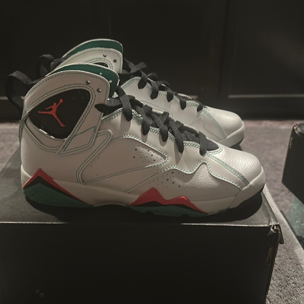Air Jordan 13 Retro brand new in box! Never worn!